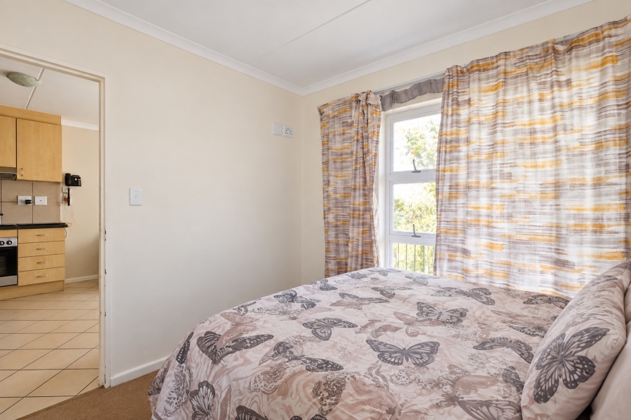 To Let 2 Bedroom Property for Rent in Buh Rein Estate Western Cape